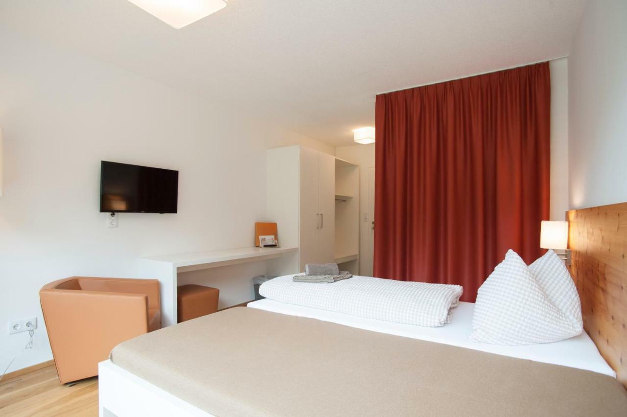 Hermann-Gmeiner-Akademie Hotel Innsbruck Bagian luar foto