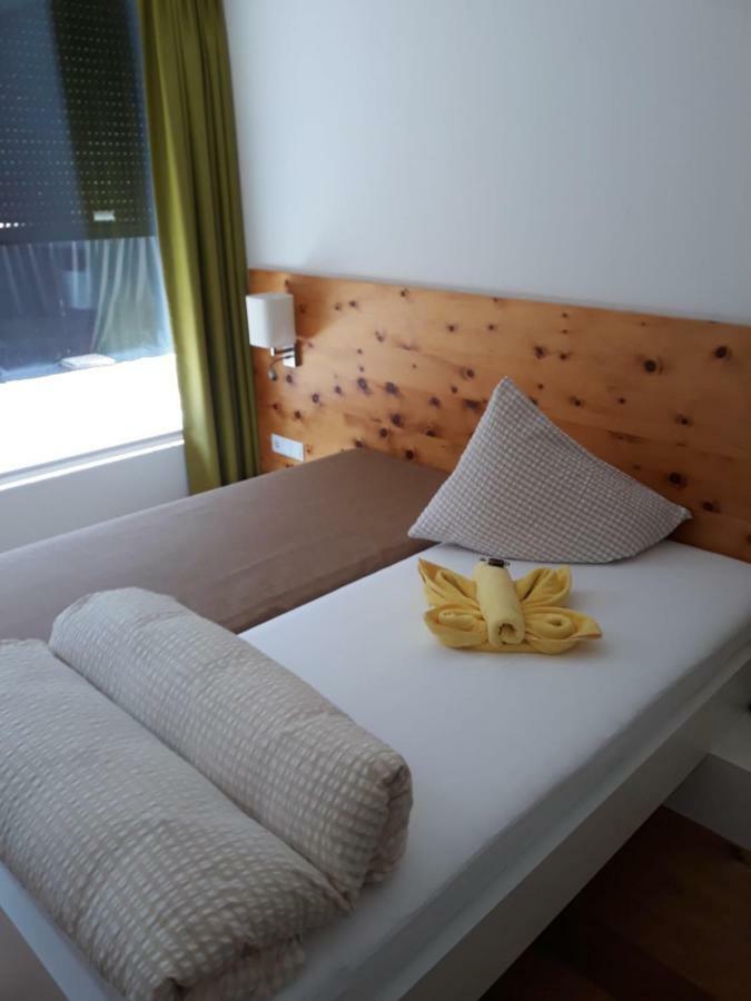 Hermann-Gmeiner-Akademie Hotel Innsbruck Bagian luar foto